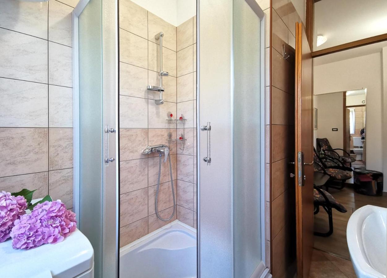 App & Room Le Palme Umago Esterno foto
