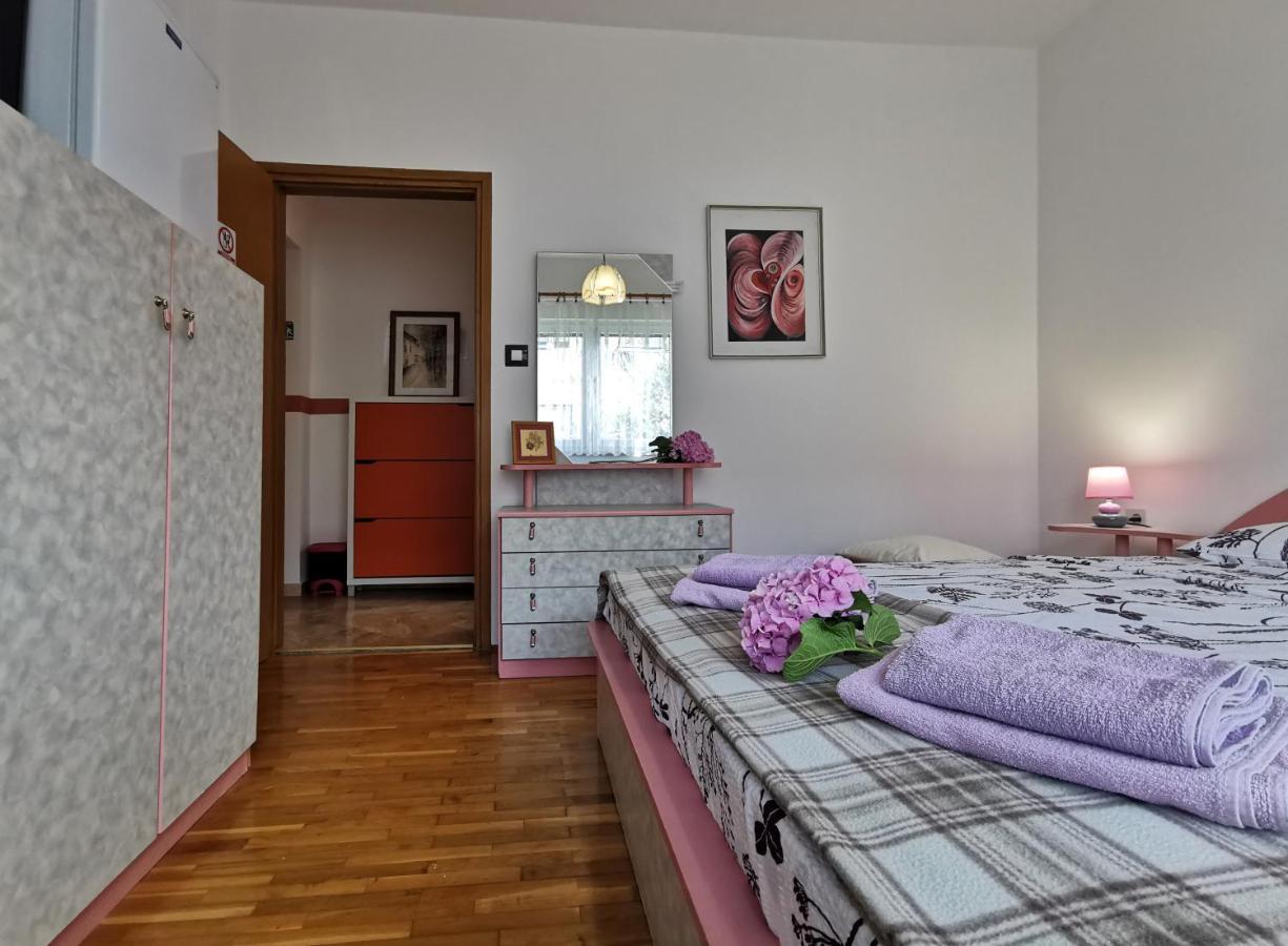 App & Room Le Palme Umago Esterno foto