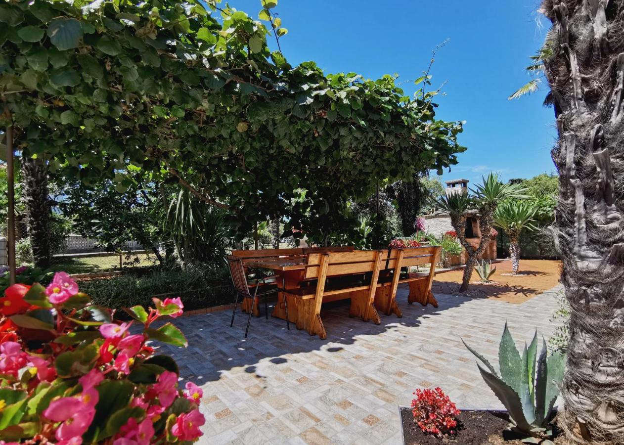 App & Room Le Palme Umago Esterno foto
