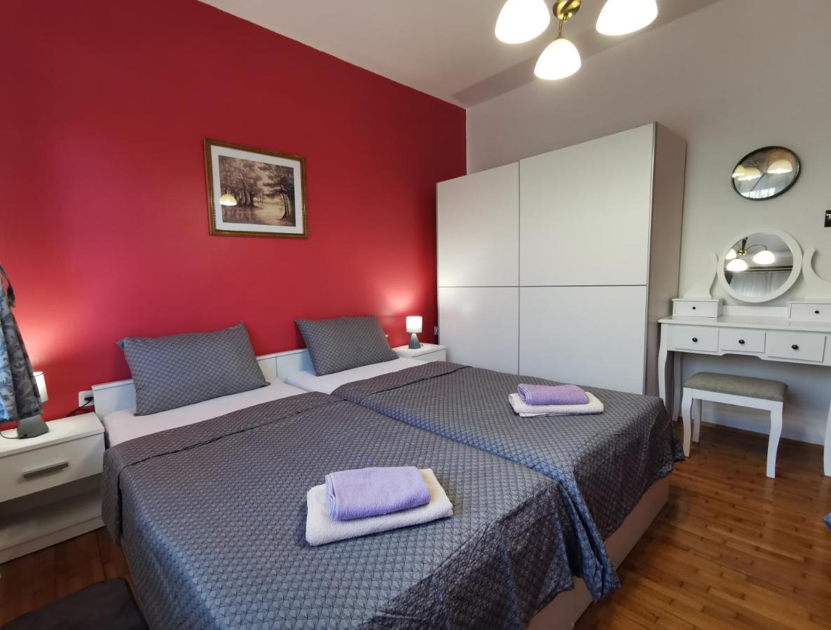 App & Room Le Palme Umago Esterno foto