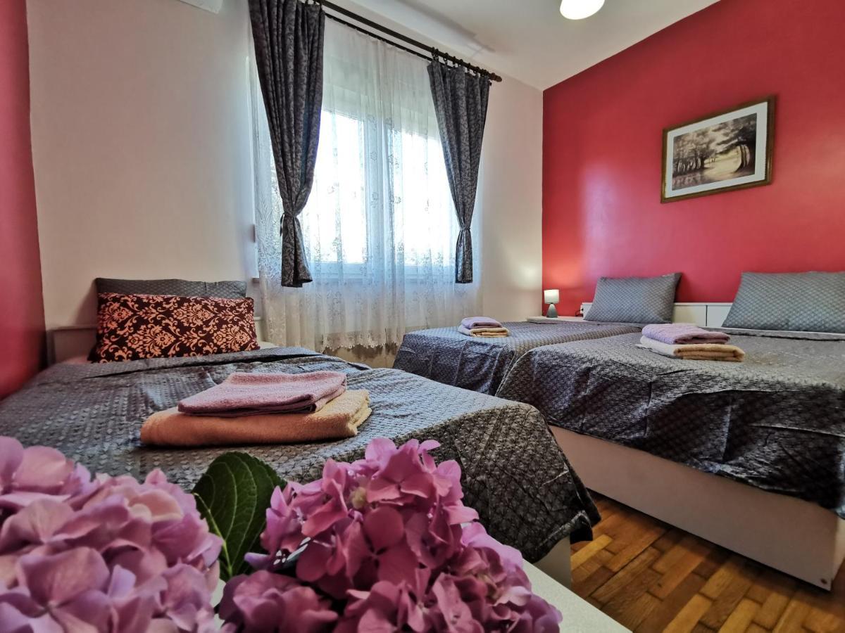 App & Room Le Palme Umago Esterno foto