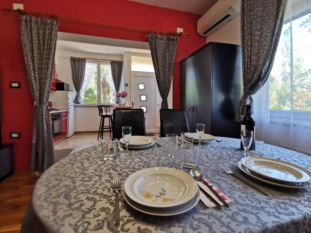 App & Room Le Palme Umago Esterno foto