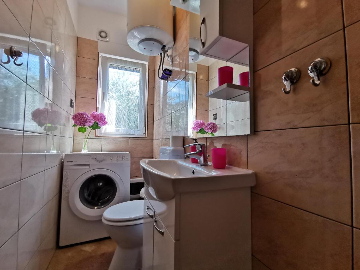 App & Room Le Palme Umago Esterno foto