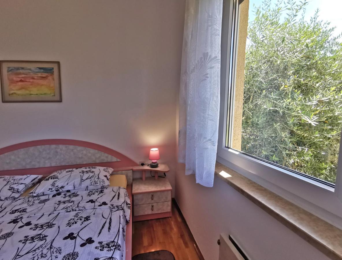 App & Room Le Palme Umago Esterno foto