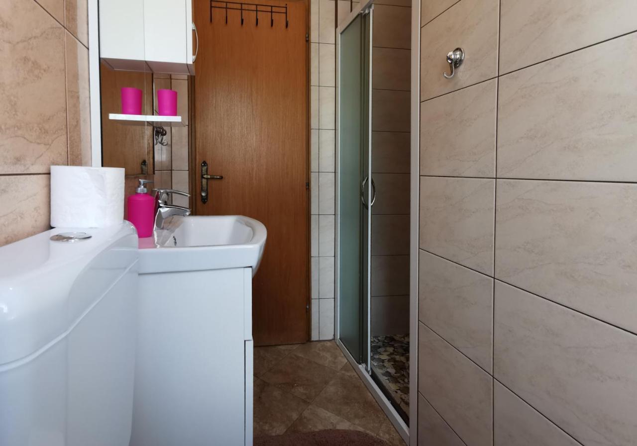 App & Room Le Palme Umago Esterno foto